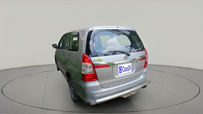 2015 Toyota Innova 2.5 VX 7 STR, Diesel, Manual, 88,505 km, exterior