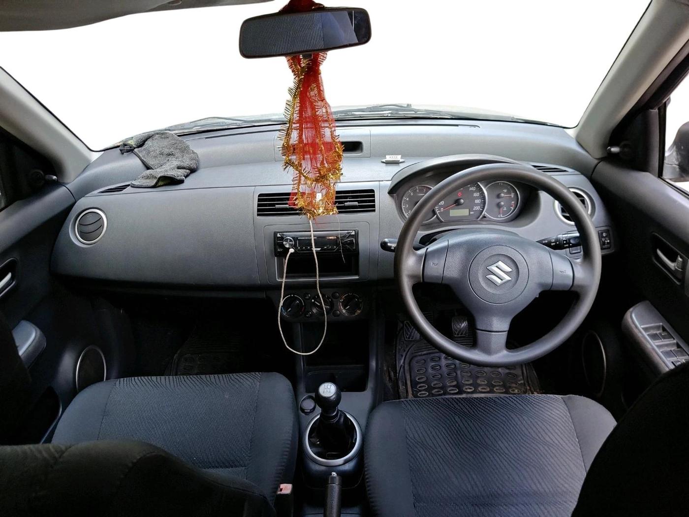 2011 Maruti Swift VXI, Petrol, Manual, 39,501 km, interior