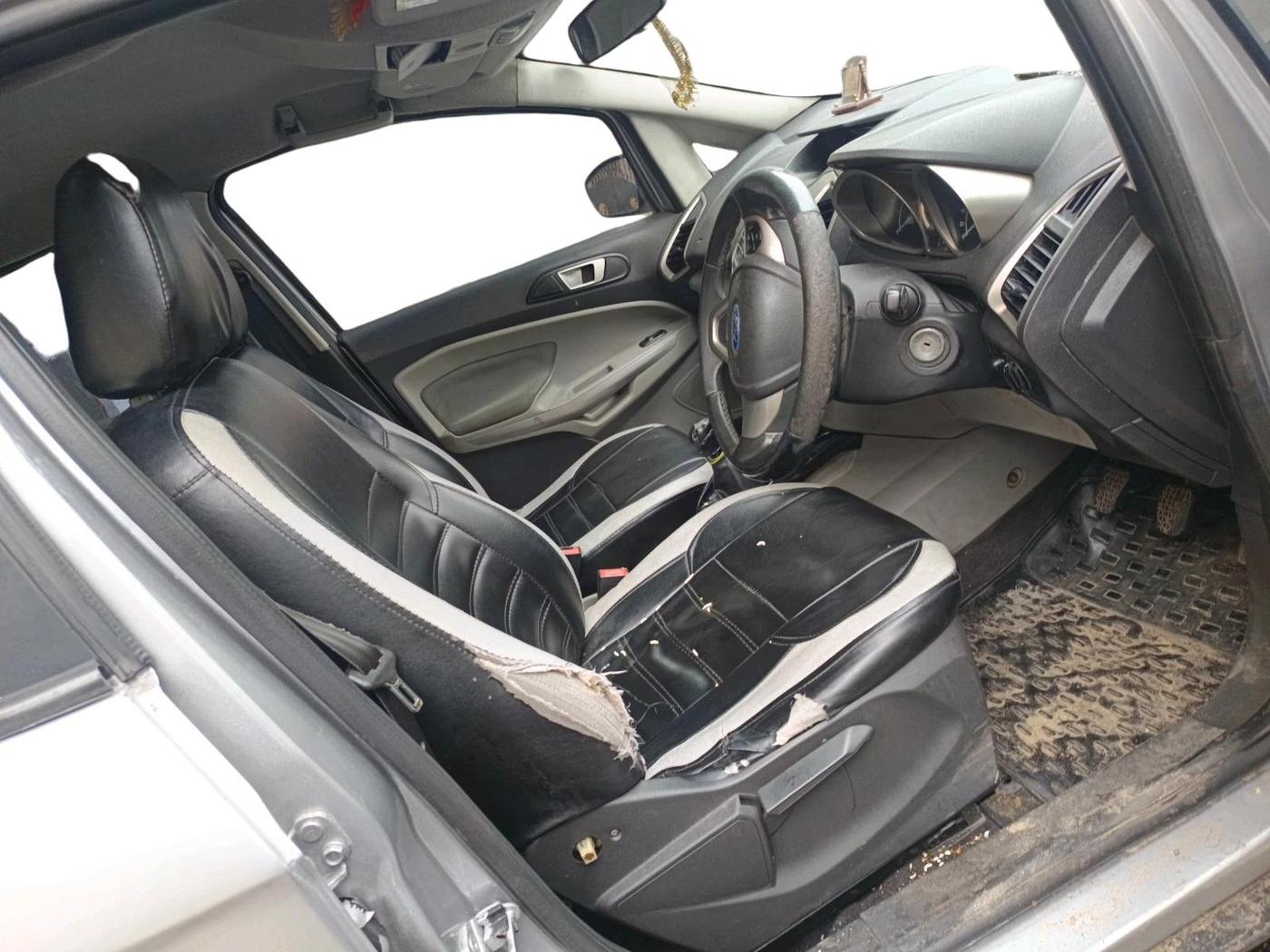 2015 Ford Ecosport TREND+ 1.5L DIESEL, Diesel, Manual, 1,39,730 km, interior