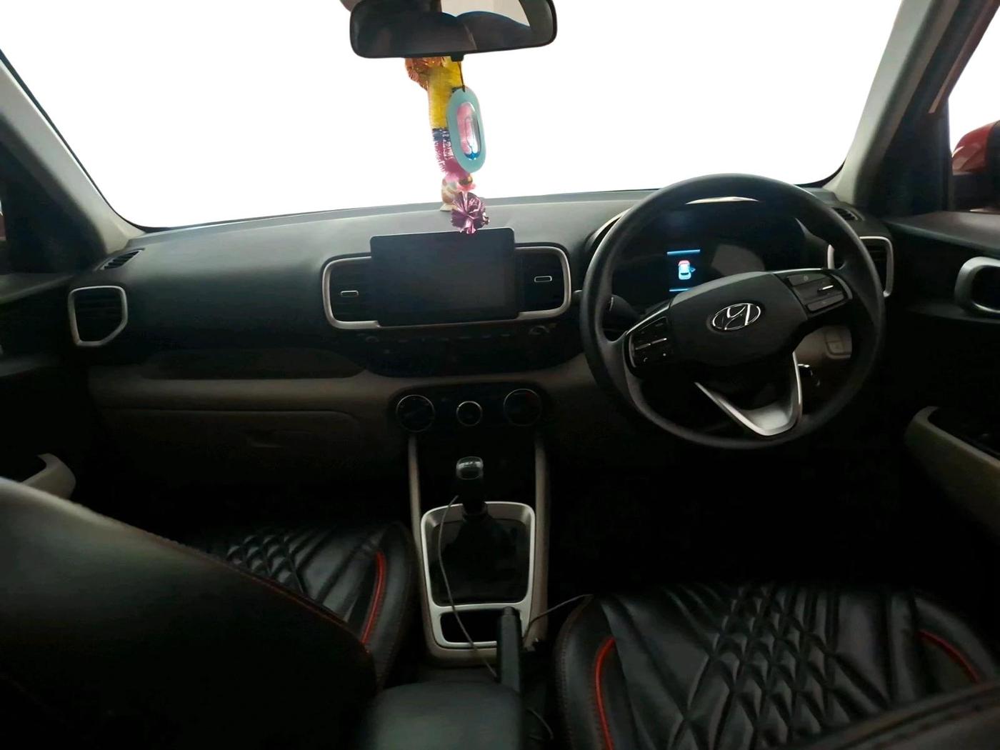 2022 Hyundai VENUE S(O) 1.2, Petrol, Manual, 33,246 km, interior