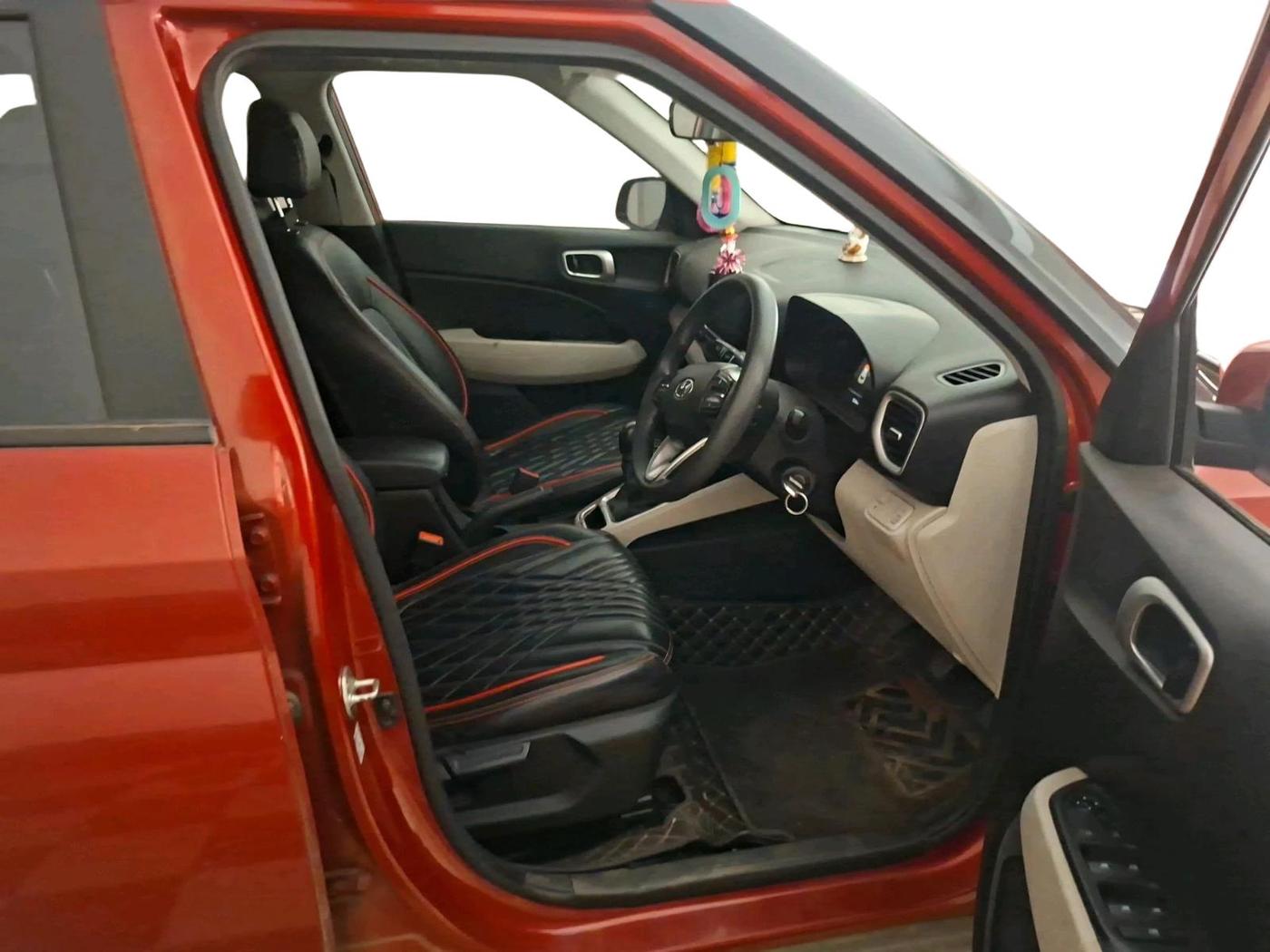 2022 Hyundai VENUE S(O) 1.2, Petrol, Manual, 33,246 km, interior