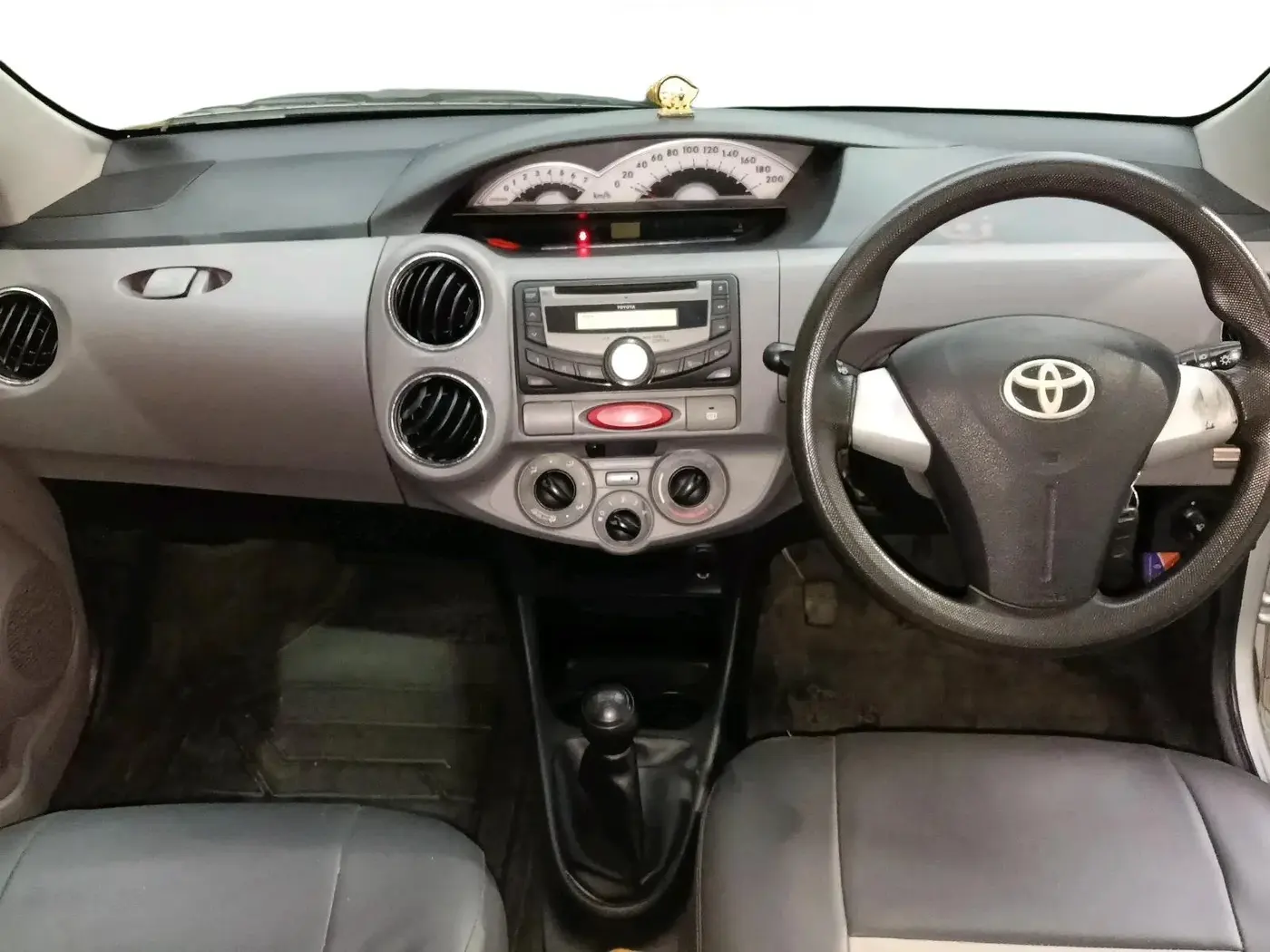 2012 Toyota Etios Liva V, Petrol, Manual, 58,022 km, interior