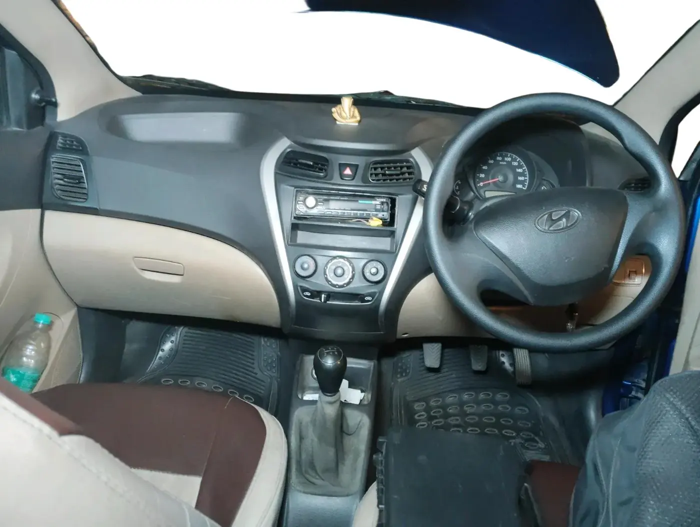 2016 Hyundai Eon ERA +, Petrol, Manual, 1,21,317 km, interior