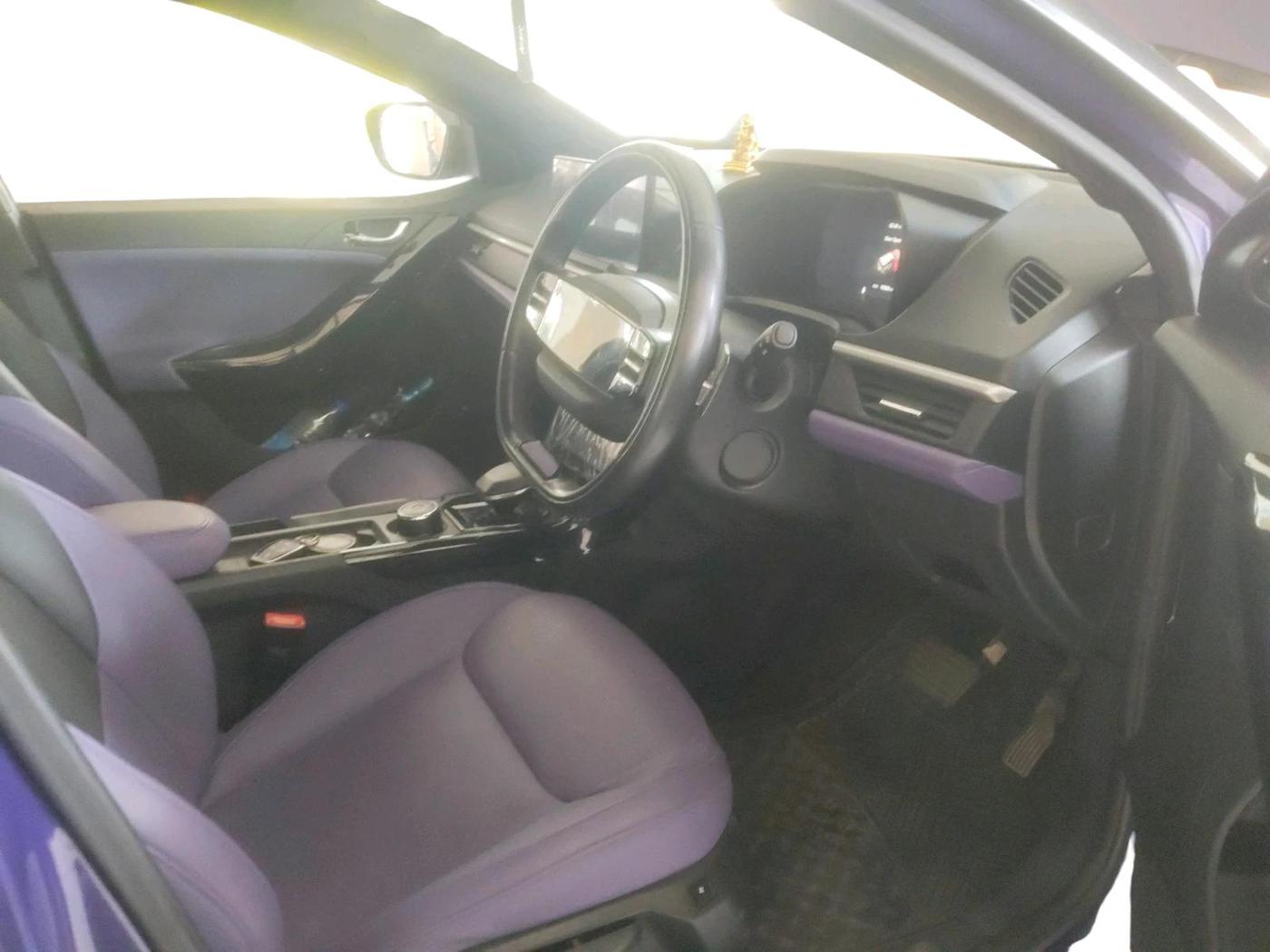 2023 Tata NEXON FEARLESS PURPLE + SUNROOF DCA DUAL TONE 1.2 PETROL, Petrol, Automatic, 19,369 km, interior