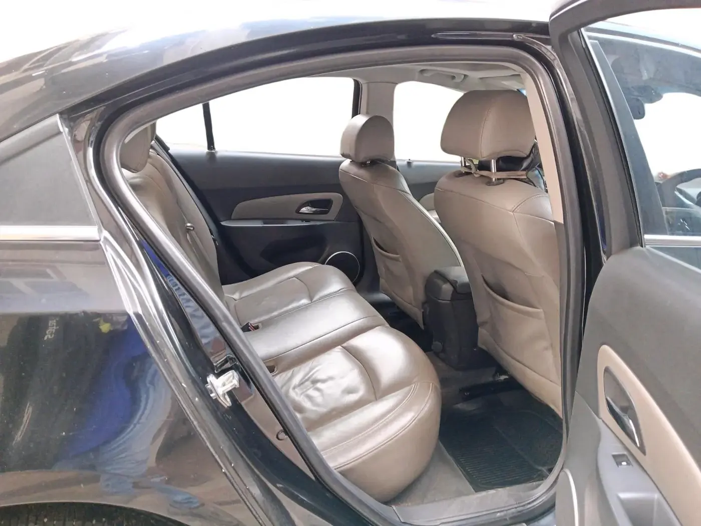 2010 Chevrolet Cruze LTZ, Diesel, Manual, 57,316 km, interior