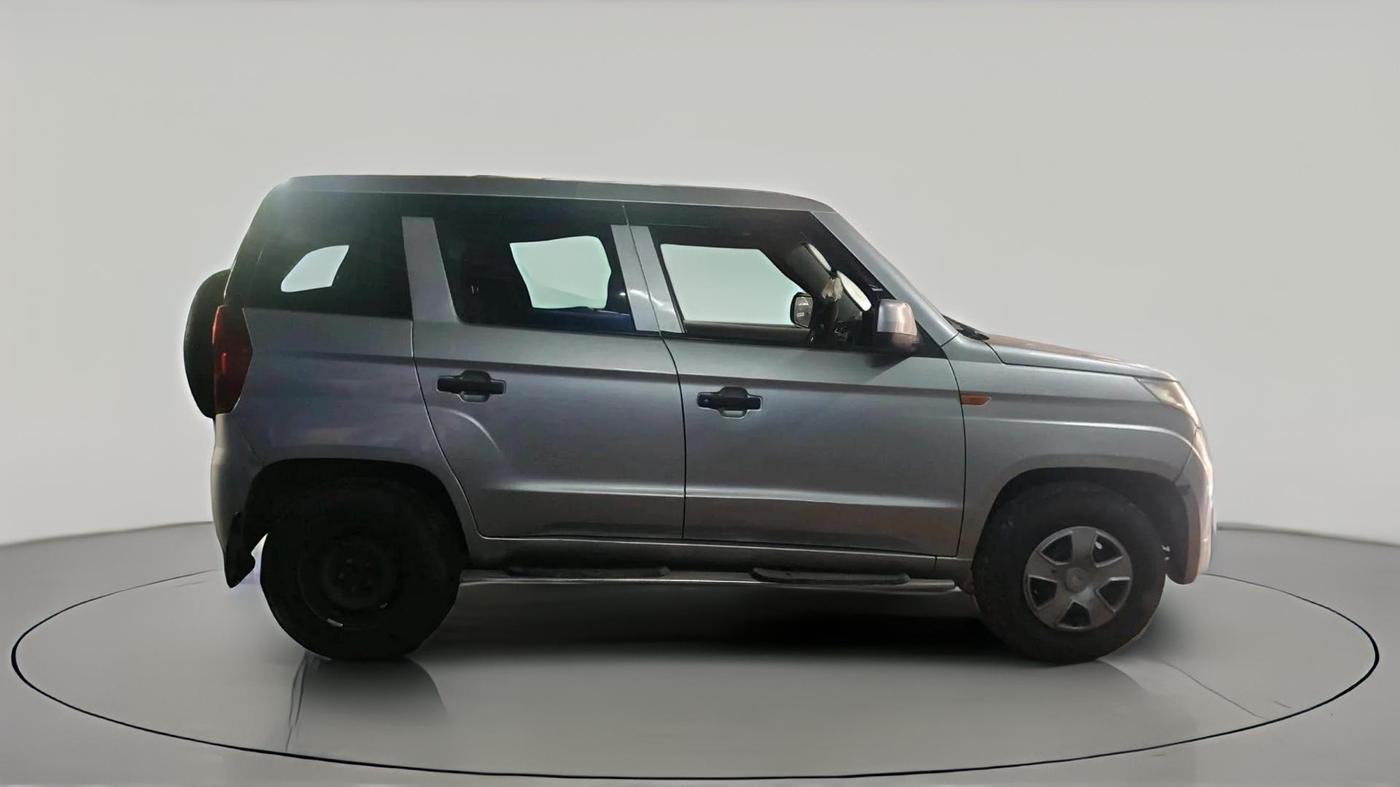 2016 Mahindra TUV300 T4, Diesel, Manual, 98,818 km, exterior