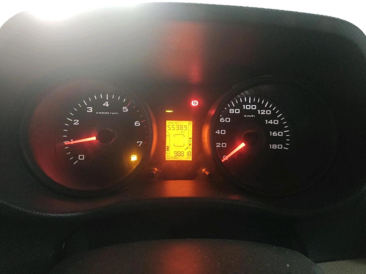 2016 Mahindra TUV300 T4, Diesel, Manual, 98,818 km, interior