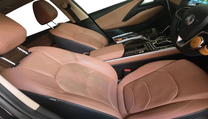 2024 MG HECTOR PLUS SHARP PRO 1.5 PETROL TURBO CVT 7 STR, Petrol, Automatic, 10,387 km, interior