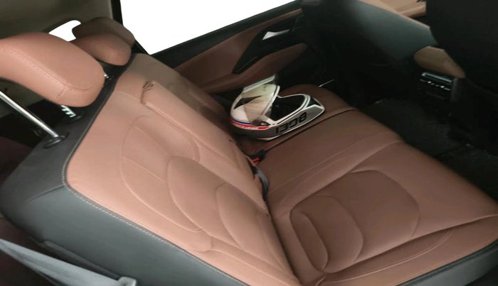 2024 MG HECTOR PLUS SHARP PRO 1.5 PETROL TURBO CVT 7 STR, Petrol, Automatic, 10,387 km, interior