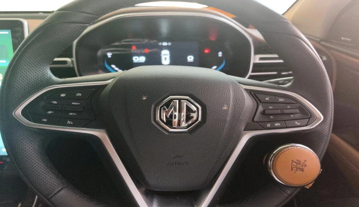 2024 MG HECTOR PLUS SHARP PRO 1.5 PETROL TURBO CVT 7 STR, Petrol, Automatic, 10,387 km, interior