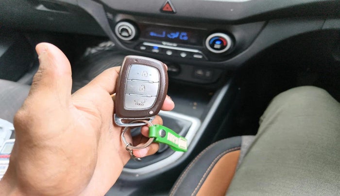 2017 Hyundai Creta SX PLUS 1.6 PETROL, Petrol, Manual, 90,557 km, interior