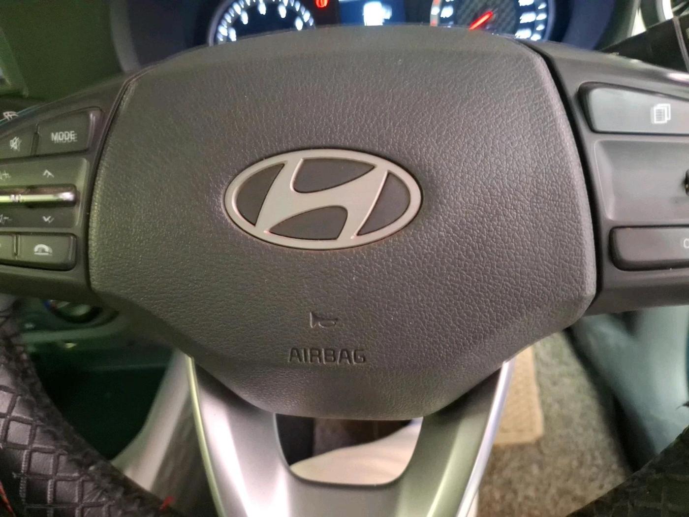 2024 Hyundai GRAND I10 NIOS MAGNA CORPORATE EDITION 1.2 KAPPA VTVT, Petrol, Manual, 18,560 km, interior