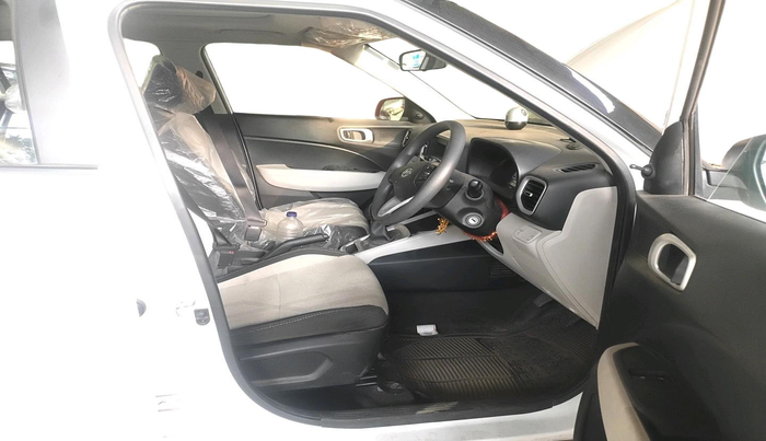 2025 Hyundai VENUE E Plus 1.2 Petrol, Petrol, Manual, 7,021 km, interior