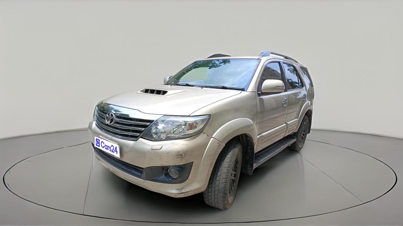 2012 Toyota Fortuner 3.0 4X2 MT, Diesel, Manual, 1,28,062 km, exterior
