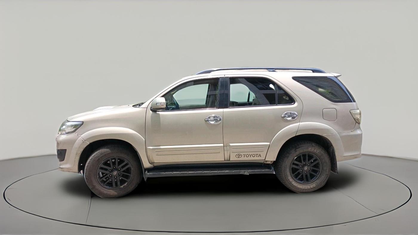 2012 Toyota Fortuner 3.0 4X2 MT, Diesel, Manual, 1,28,062 km, exterior