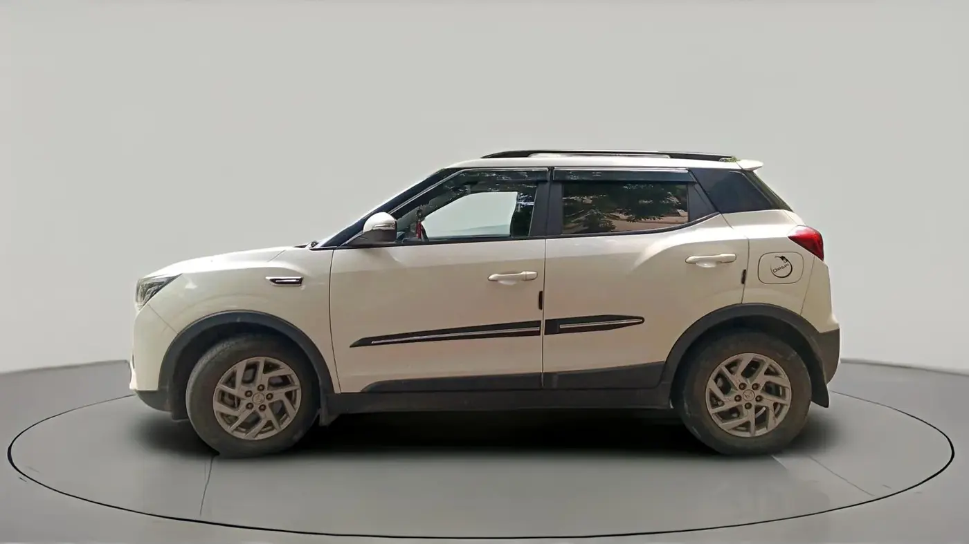2023 Mahindra XUV300 W8 1.5 DIESEL, Diesel, Manual, 27,159 km, exterior