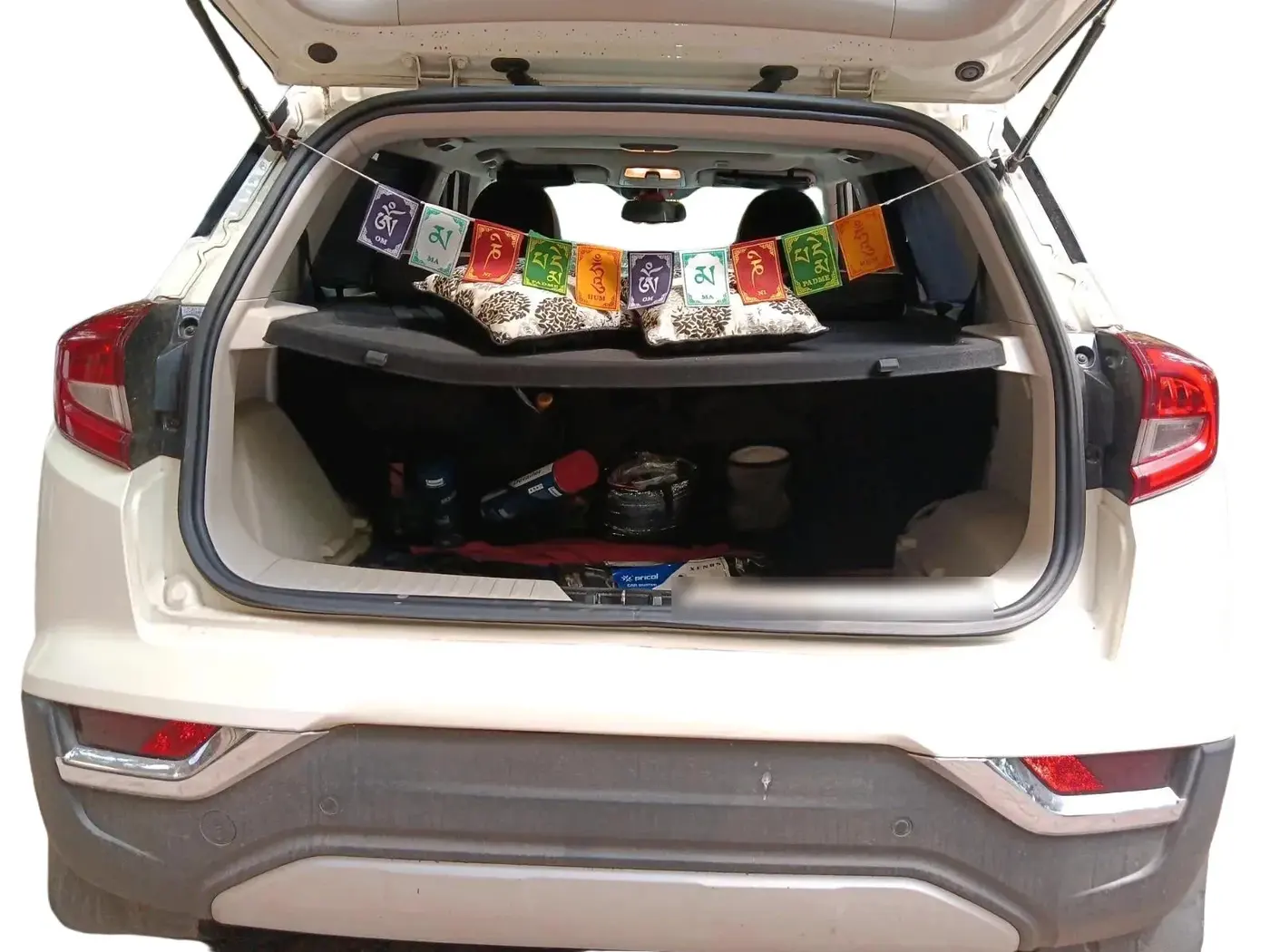 2023 Mahindra XUV300 W8 1.5 DIESEL, Diesel, Manual, 27,159 km, exterior