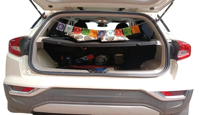 2023 Mahindra XUV300 W8 1.5 DIESEL, Diesel, Manual, 27,159 km, exterior