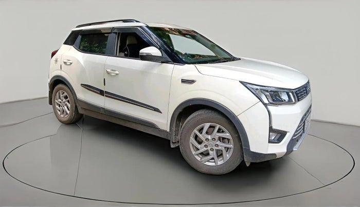 2023 Mahindra XUV300 W8 1.5 DIESEL, Diesel, Manual, 27,159 km, exterior