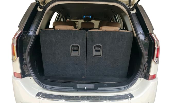 2021 Mahindra XUV500 W7 AT, Diesel, Automatic, 9,193 km, exterior