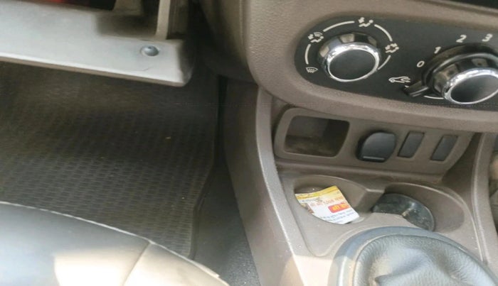 2016 Renault Duster 85 PS RXE DIESEL, Diesel, Manual, 1,40,718 km, interior