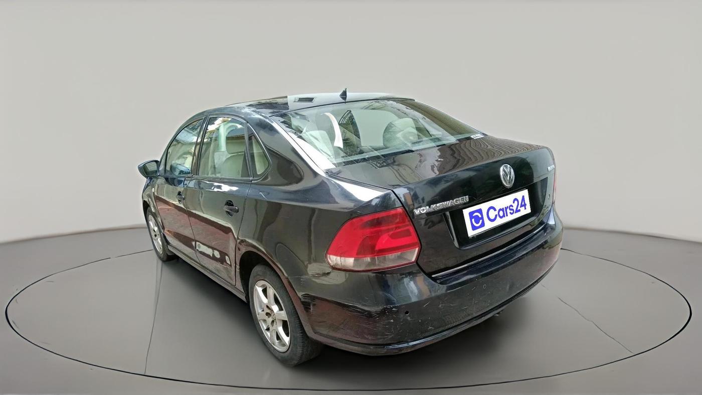 2013 Volkswagen Vento HIGHLINE 1.6 MPI, Petrol, Manual, 1,40,863 km, exterior
