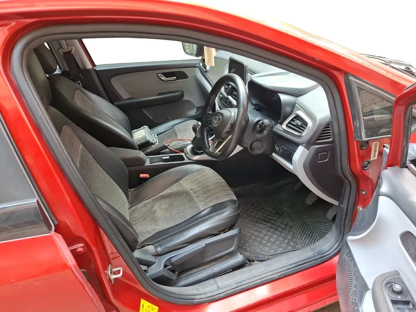 2020 Tata ALTROZ XZ PETROL, Petrol, Manual, 48,620 km, interior