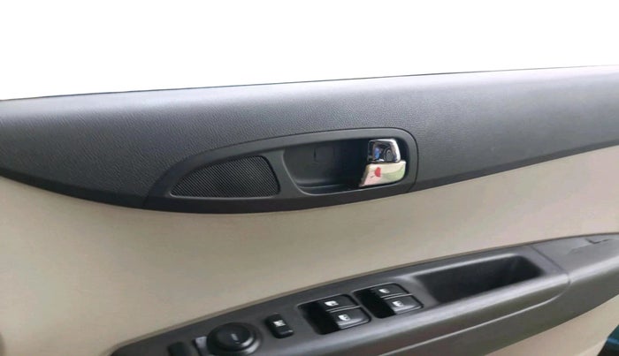 2013 Hyundai i20 MAGNA 1.2, Petrol, Manual, 56,697 km, interior