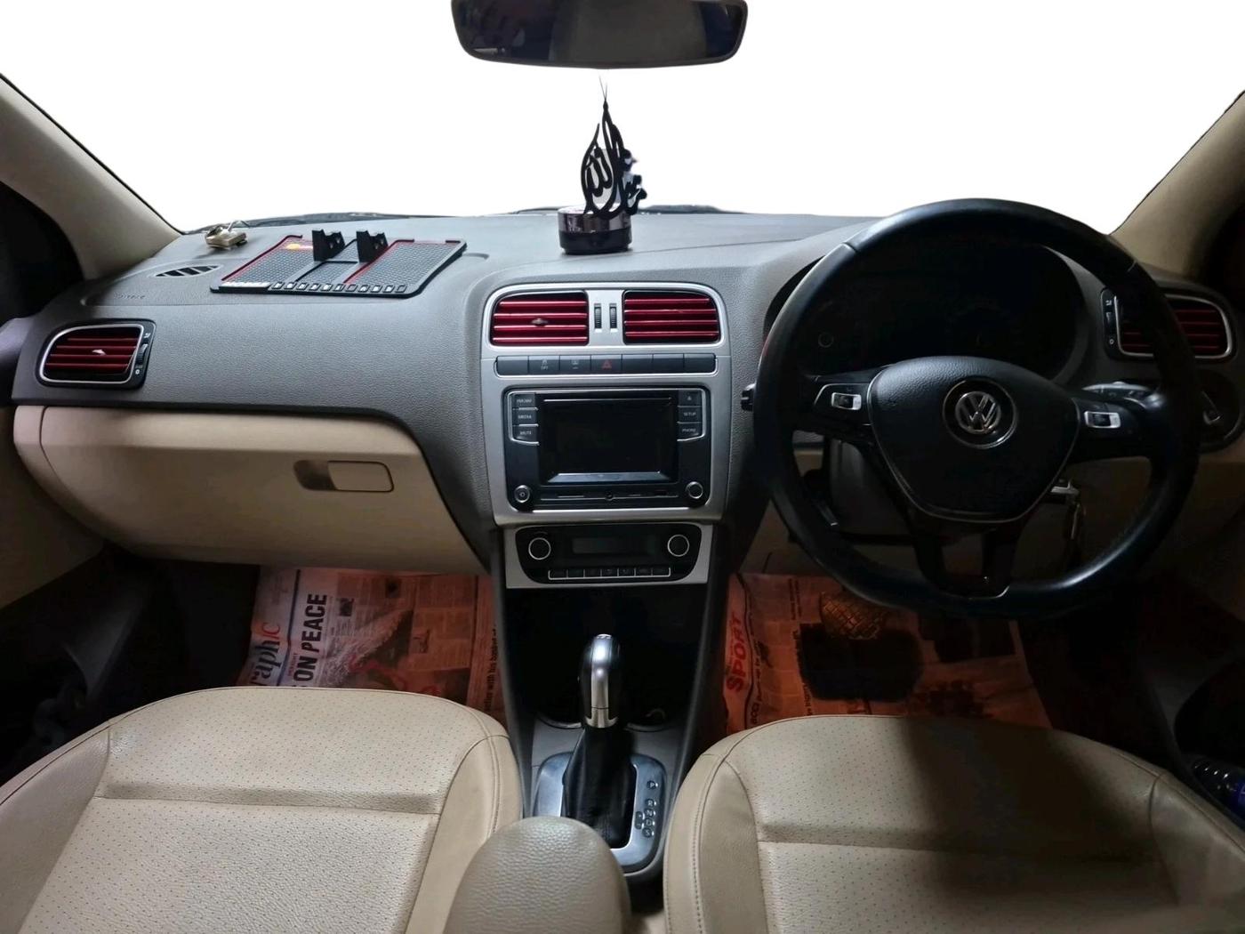 2016 Volkswagen Vento 1.2 TSI HIGHLINE PLUS AT, Petrol, Automatic, 70,547 km, interior