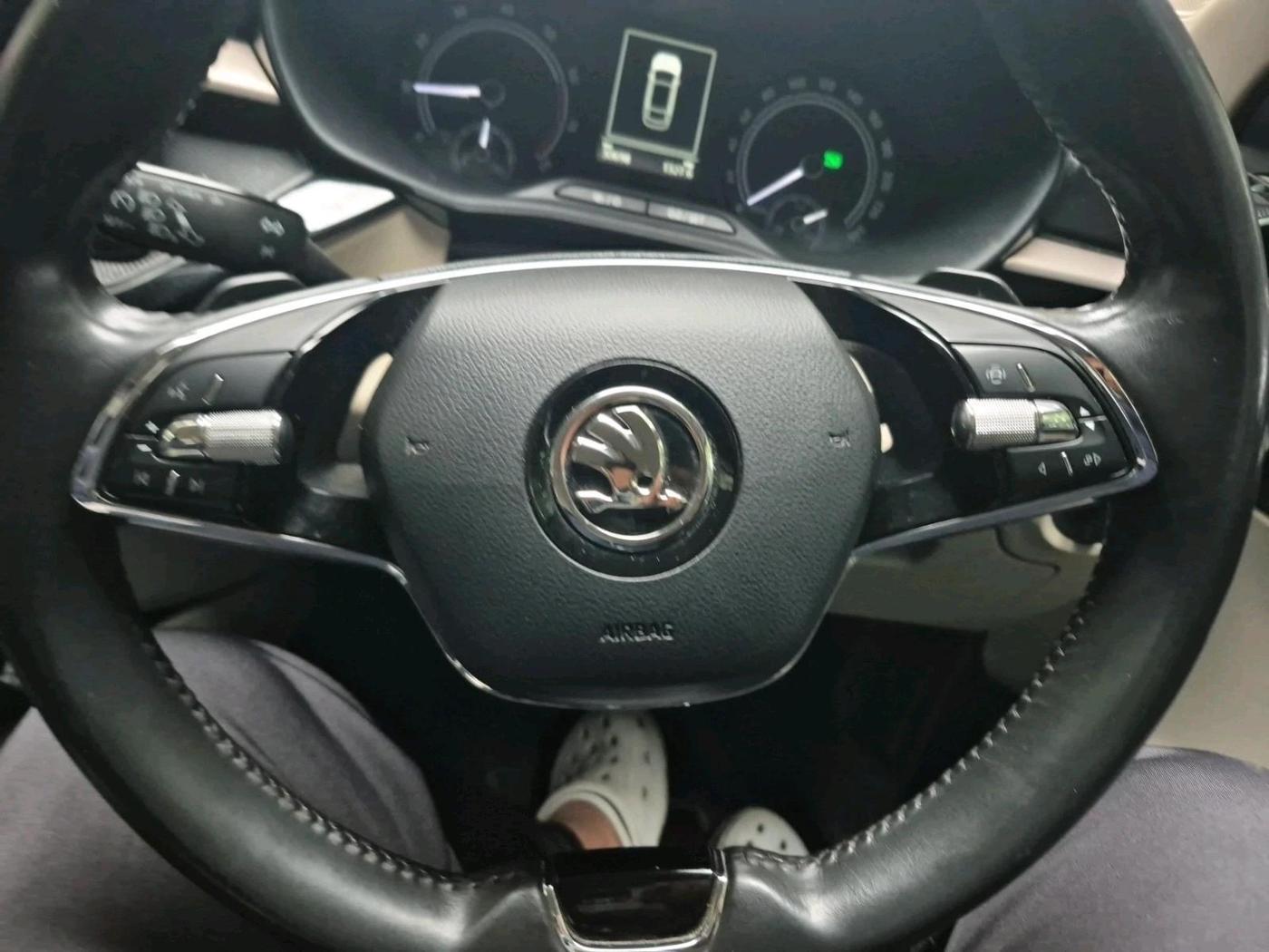 2023 Skoda SLAVIA AMBITION 1.0L TSI AT, Petrol, Automatic, 30,698 km, interior