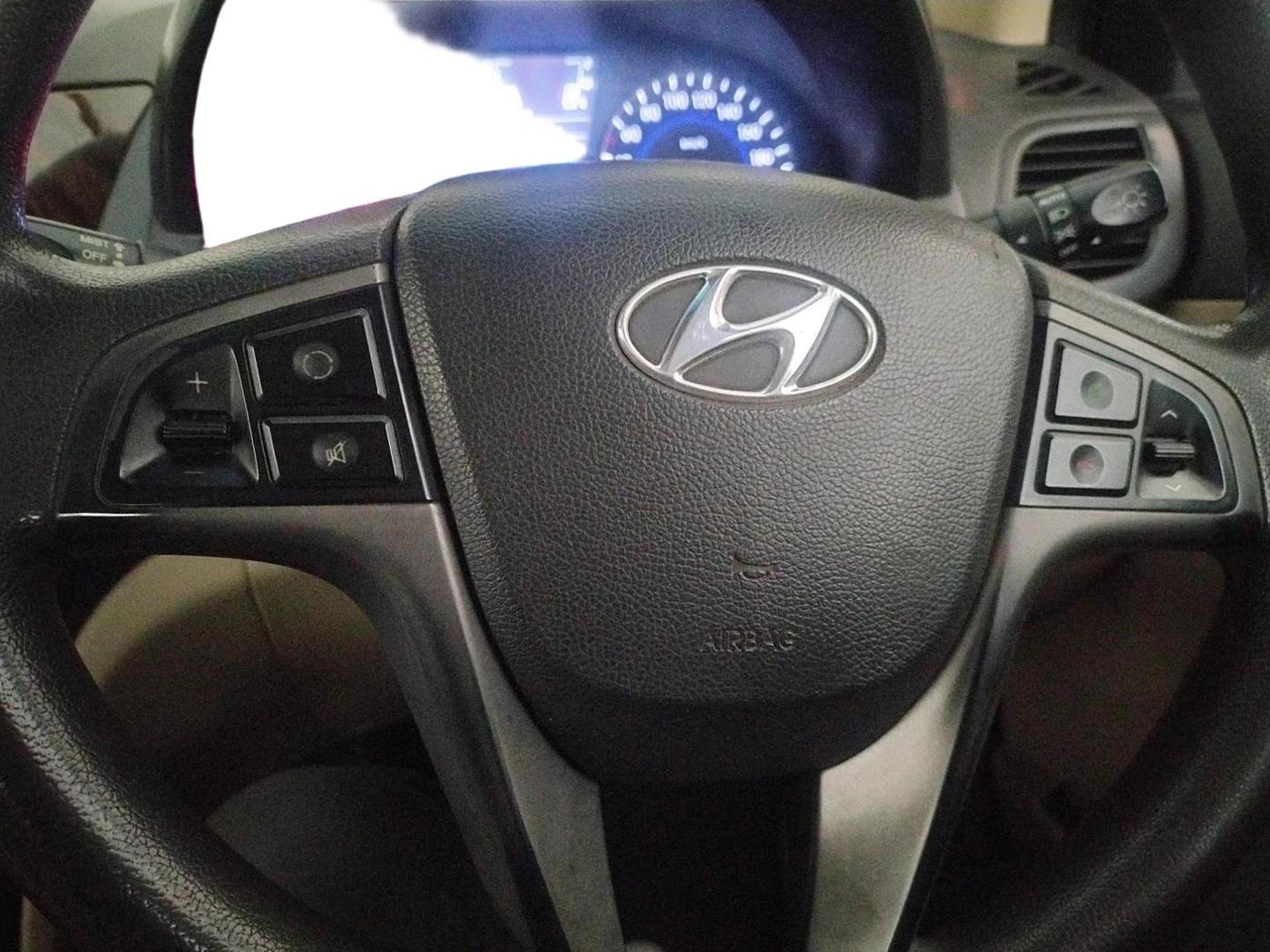 2015 Hyundai Verna FLUIDIC 4S 1.6 VTVT S, Petrol, Manual, 93,959 km, interior