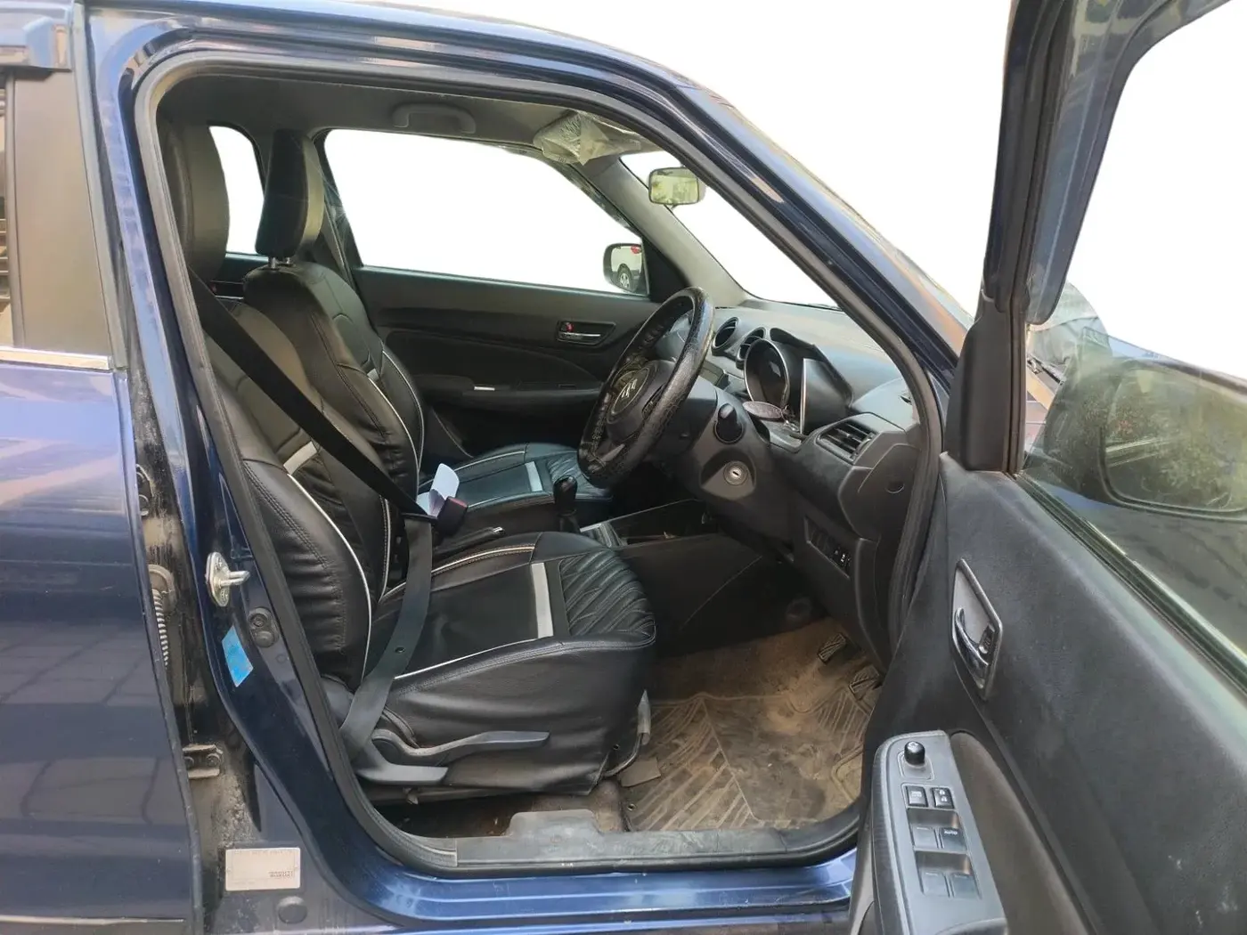 2023 Maruti Swift VXI, Petrol, Manual, 40,972 km, interior