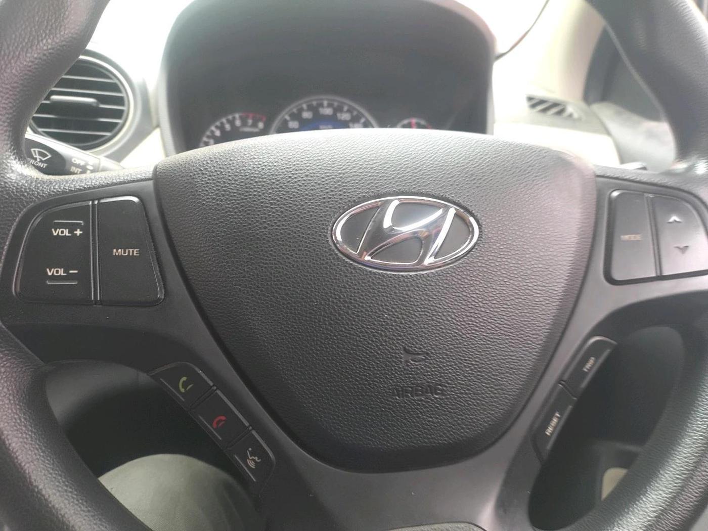 2019 Hyundai Grand i10 SPORTZ 1.2 KAPPA VTVT, Petrol, Manual, 61,365 km, interior