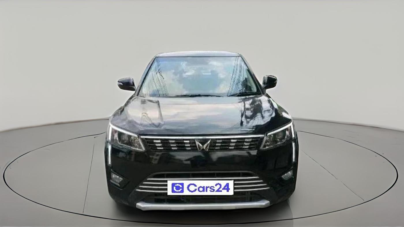 2023 Mahindra XUV300 W8 1.2 PETROL, Petrol, Manual, 29,865 km, exterior