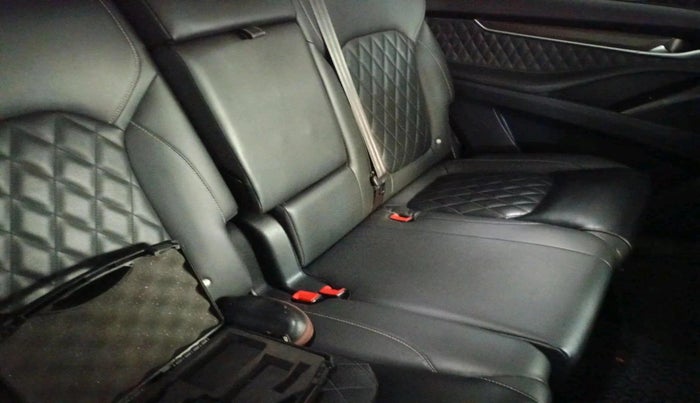 2024 MG GLOSTER BLACKSTORM 7 STR 4X4 TWIN TURBO 2.0, Diesel, Automatic, 9,260 km, interior