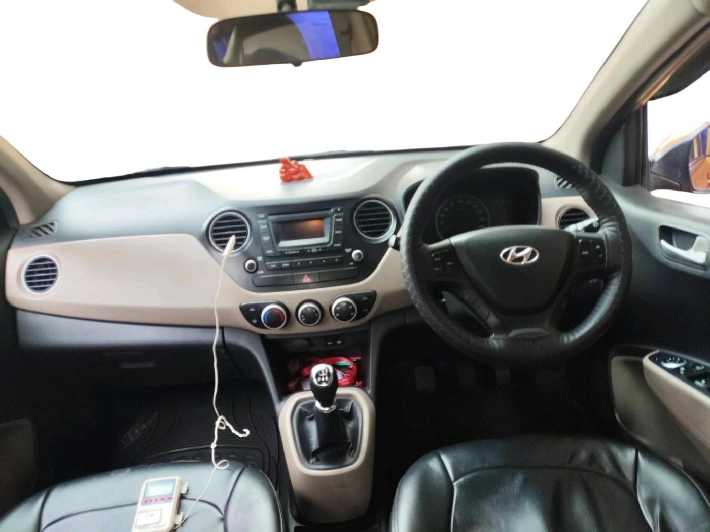 2015 Hyundai Grand i10 SPORTZ 1.2 KAPPA VTVT, Petrol, Manual, 77,200 km, interior