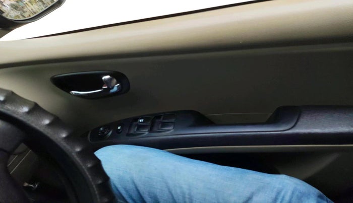 2011 Hyundai i10 MAGNA 1.2, Petrol, Manual, 47,336 km, interior