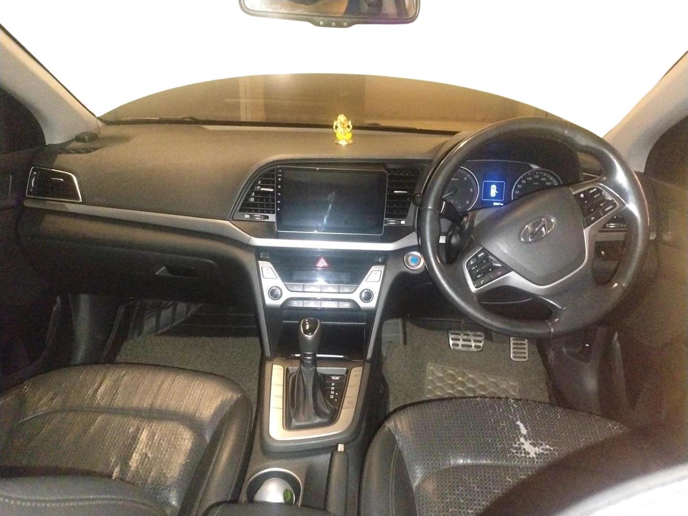 2016 Hyundai New Elantra 1.6 SX (O) AT DIESEL, Diesel, Automatic, 95,521 km, interior