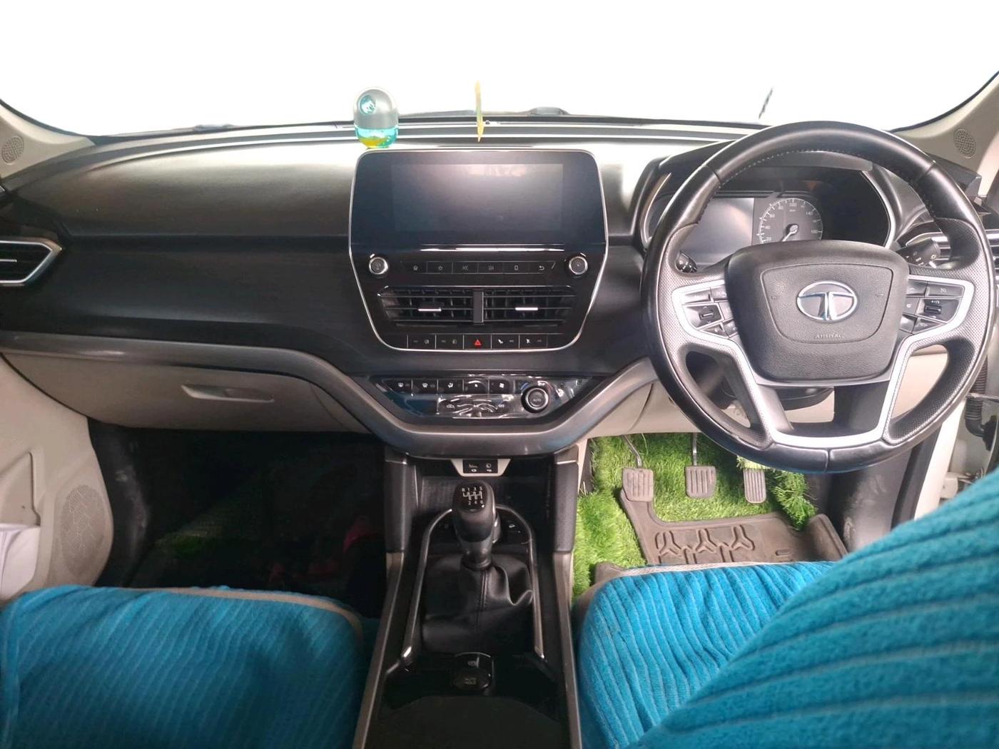2021 Tata Safari XZ PLUS, Diesel, Manual, 1,25,132 km, interior
