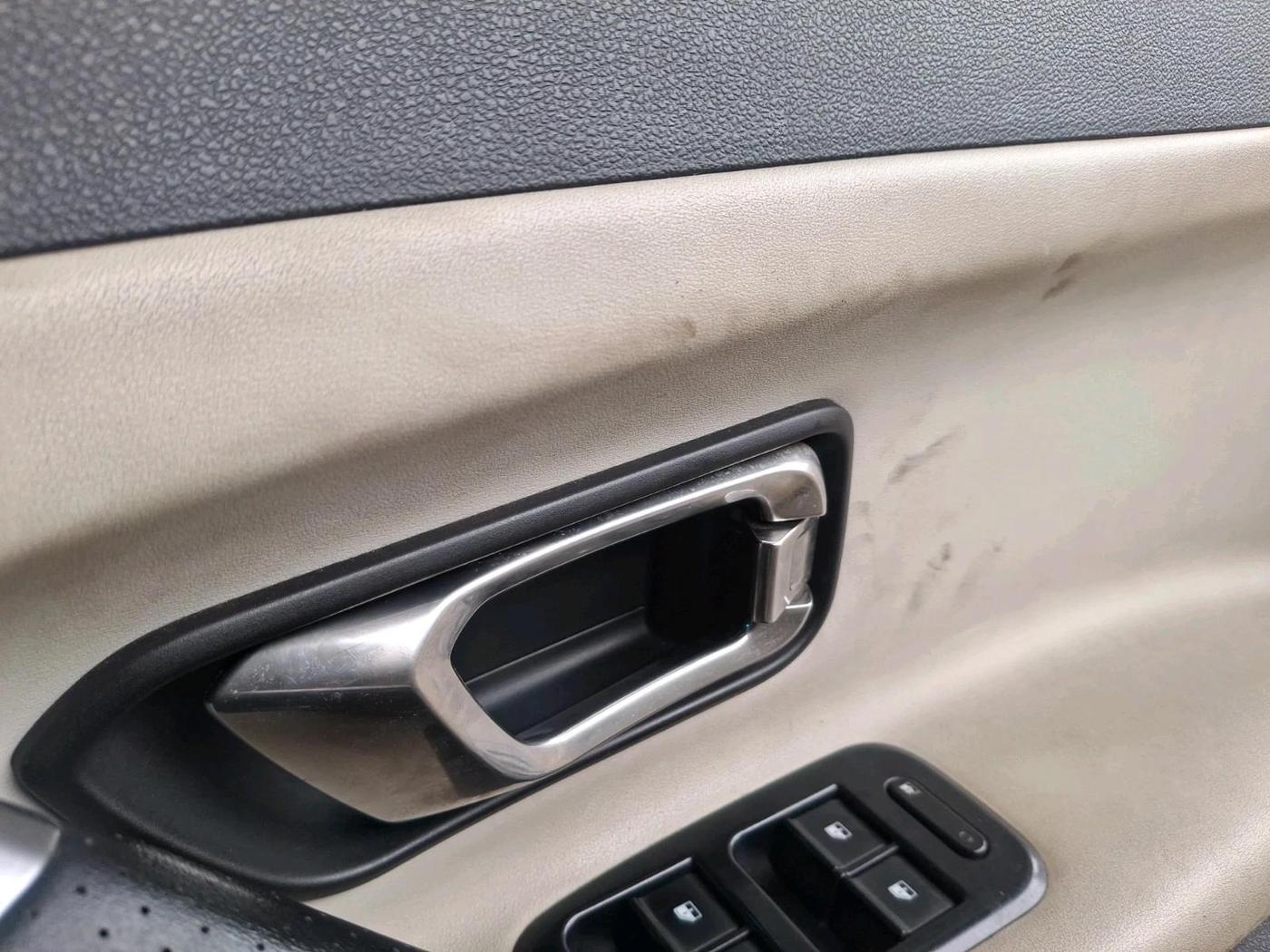 2021 Tata Safari XZ PLUS, Diesel, Manual, 1,25,132 km, interior