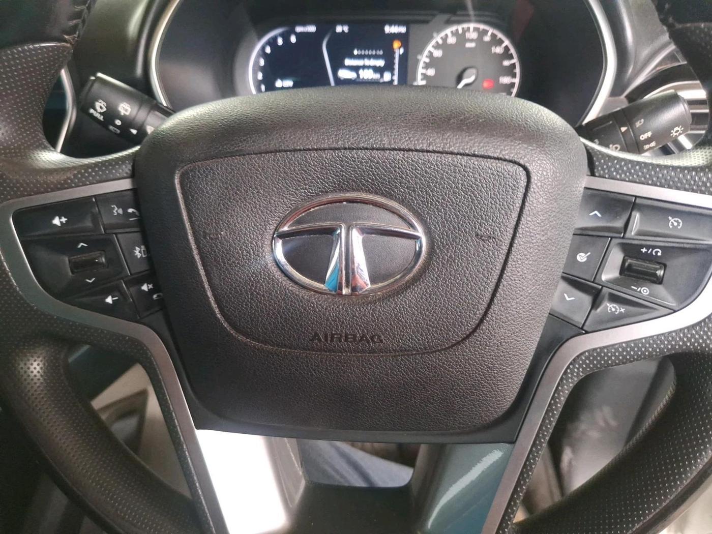 2021 Tata Safari XZ PLUS, Diesel, Manual, 1,25,132 km, interior