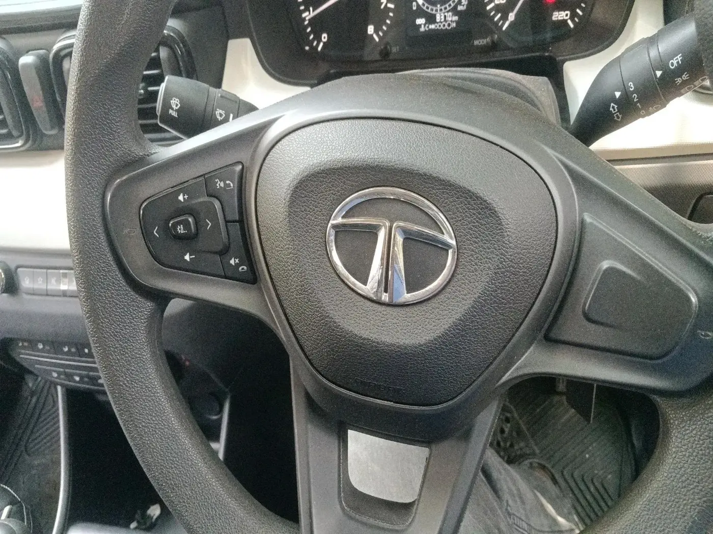 2022 Tata PUNCH PURE MT, Petrol, Manual, 8,370 km, interior