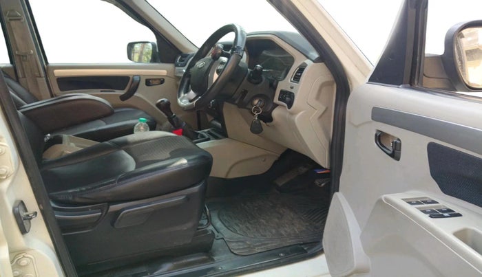 2018 Mahindra Scorpio S11 2WD, Diesel, Manual, 57,746 km, interior