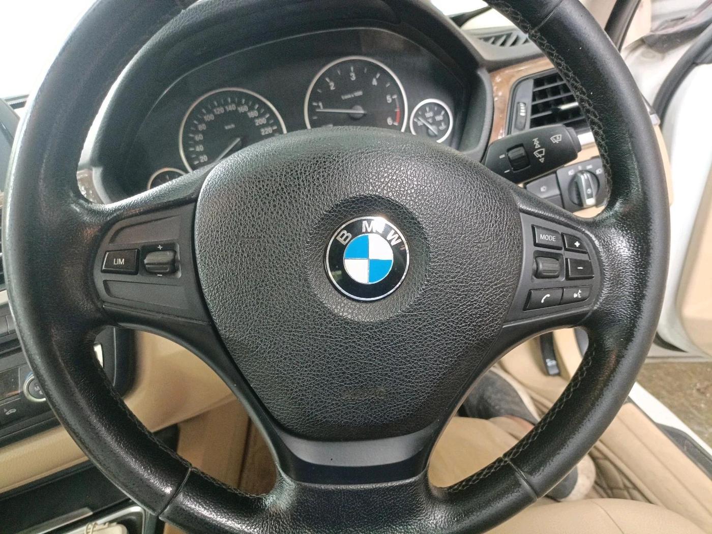2012 BMW 3 Series 320d, Diesel, Automatic, 69,674 km, interior
