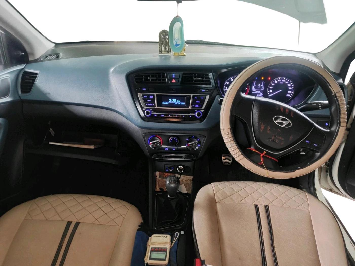 2017 Hyundai i20 Active 1.2 BASE, Petrol, Manual, 30,896 km, interior