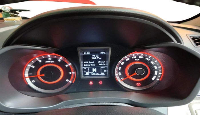 2020 Mahindra XUV300 W8 (O) 1.2 PETROL, Petrol, Manual, 56,642 km, interior