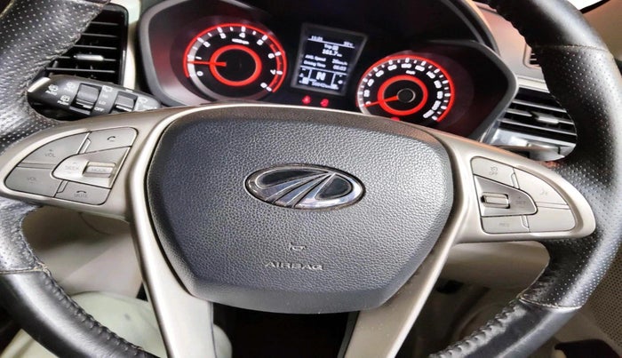 2020 Mahindra XUV300 W8 (O) 1.2 PETROL, Petrol, Manual, 56,642 km, interior