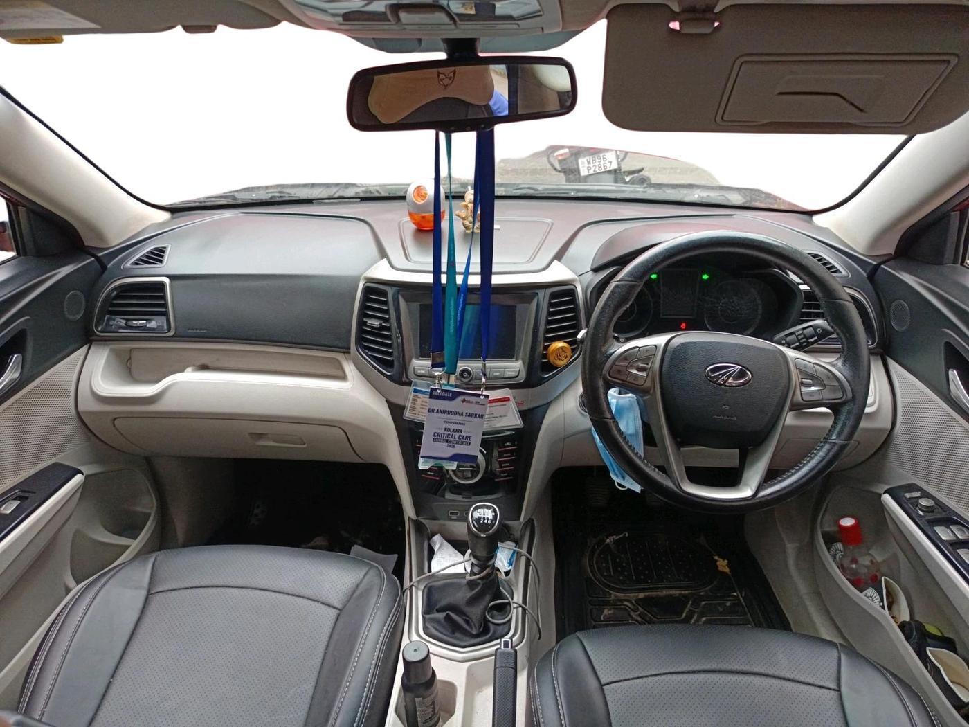 2020 Mahindra XUV300 W8 (O) 1.2 PETROL, Petrol, Manual, 74,959 km, interior