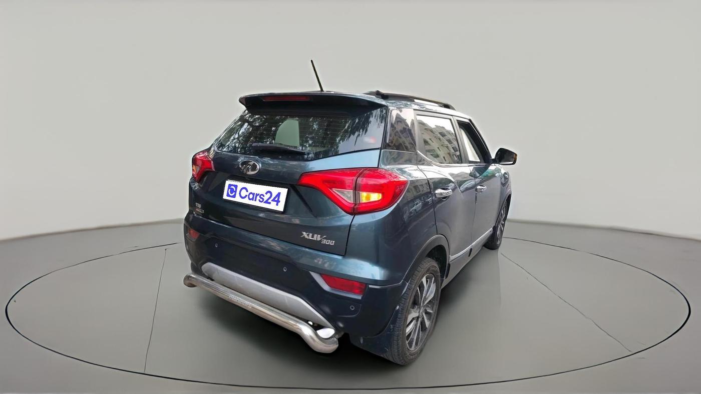 2021 Mahindra XUV300 W8 1.5 DIESEL AMT, Diesel, Automatic, 84,923 km, exterior