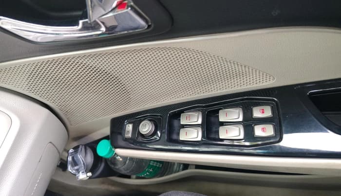 2021 Mahindra XUV300 W8 1.5 DIESEL AMT, Diesel, Automatic, 84,923 km, interior
